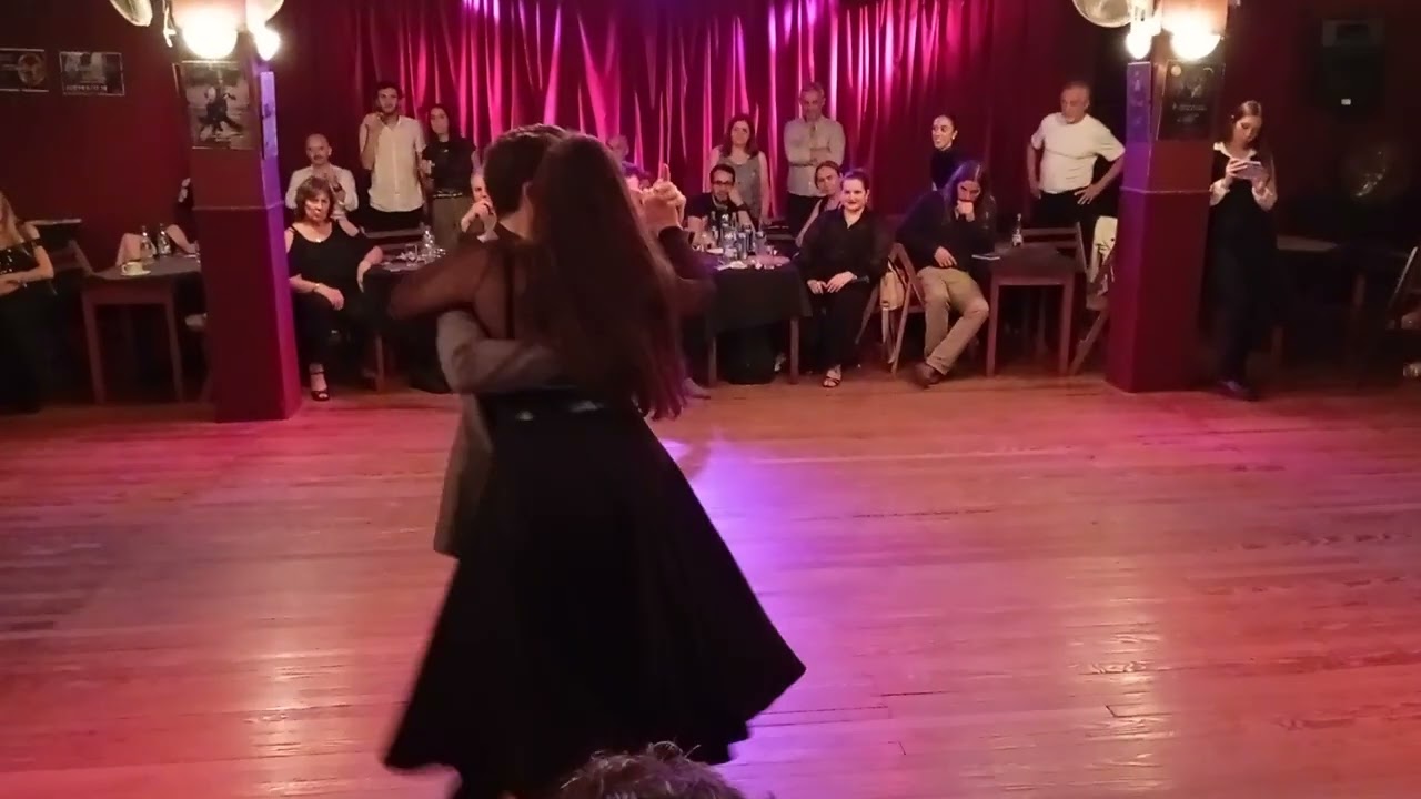 Video thumbnail for "El Vino Triste" - Natasha Lewinger y Haris Mihail