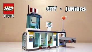 LEGO Juniors Городской аэропорт 376 деталей (10764) - відео 5