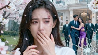 Il l’a tuée pour maîtresse → Quand elle gisait dans  cercueil, il est dévoré par un remords criant!