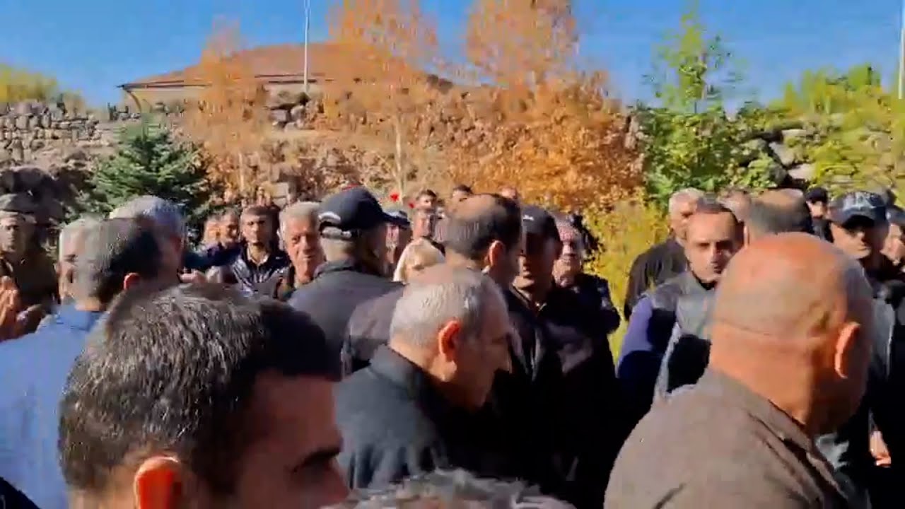 Ինչպես Նիկոլ Փաշինյանը հեռացավ Հովհաննավանքից