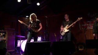 jen leigh & THE DIRTY BUNCH - fuzzzz blueZ LIVE SOLO