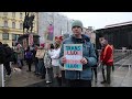 Mirni Prosvjed Protiv Molitelja Koji Mole Na Glavnom Gradskom Trgu U Zagrebu