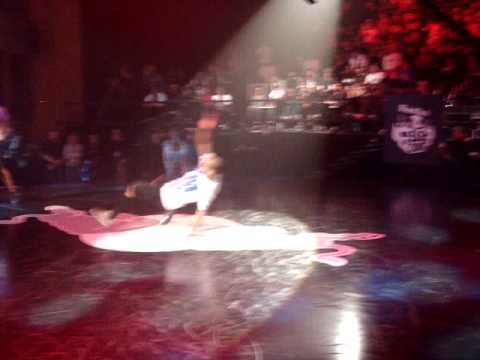 Red Bull BC One 2009 Semifinal BBoy Morris vs. Bboy Lilou