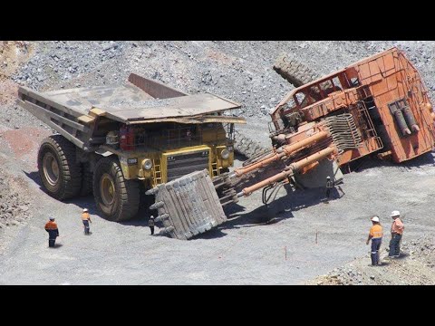 10 Extreme Dangerous Idiots Excavator Operator Skill  - Heavy Truck Fails