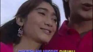 Download lagu Revi Mariska & Afdhal - Selalu Rindu mp3