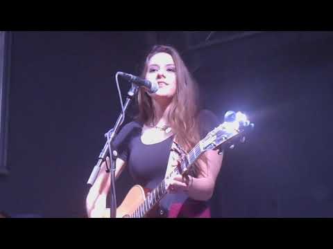 Country Music Star Maggie Baugh 3