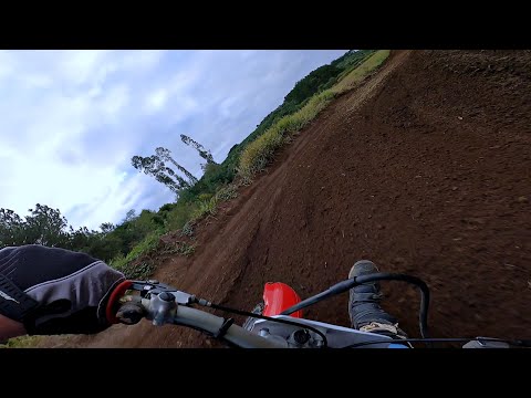 Treino com a CRF 230 na pista de velocross do KP