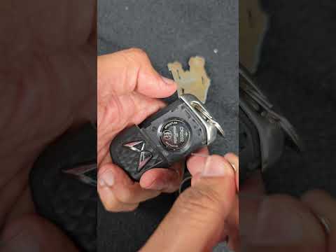 DIY - Mahindra Xuv700 key battery replacement