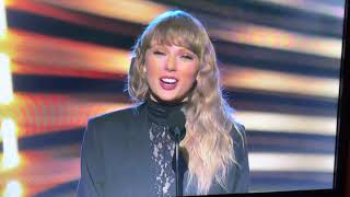 Taylor Swift inducts Carole King into the Hall of Fame