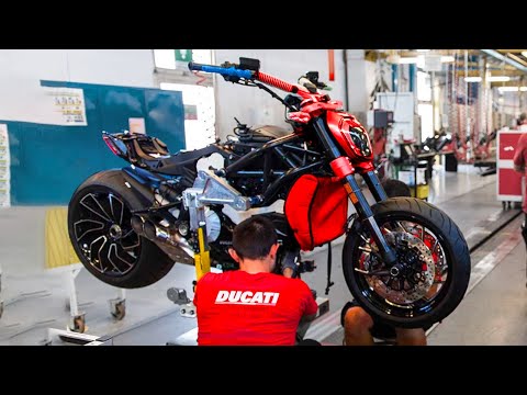 INSIDE ITALY'S BEST MOTORFACTORY DUCATI PRODUCING BY HAND!