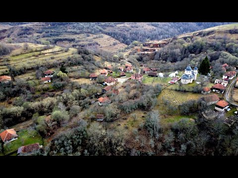 Alun, satul pustiu al pădurenilor, cu drum și biserică de marmură. Imagini aeriene