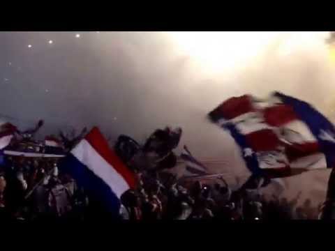 "La Ultra Fiel Recibiendo al Club Olimpia | 21/10/14 |" Barra: La Ultra Fiel &bull; Club: Club Deportivo Olimpia