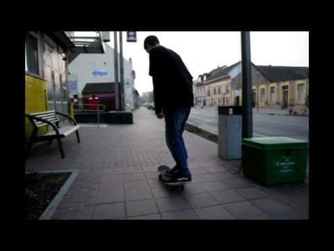 Müller Gábor and Todorov Alex .[ 2012/1 ]