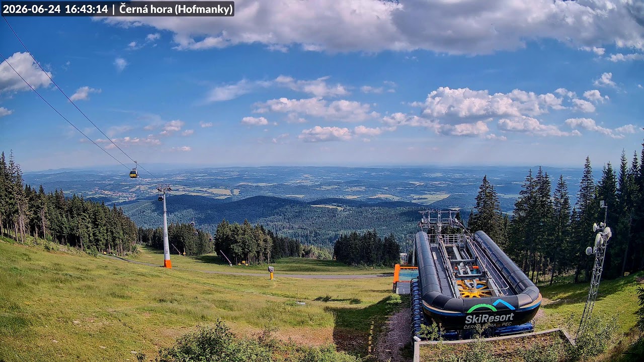 Live webcam view of Hofmanky Express Summit Cableway