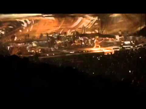 download lagu mp3 mp4 Rihanna Guitarist Anti Tour, download lagu Rihanna Guitarist Anti Tour gratis, unduh video klip Rihanna Guitarist Anti Tour