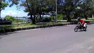 preview picture of video 'Kili-Kili Sofyan Sett FU 155cc @Serangan Island, 7,68 sec'