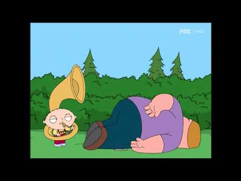 Stewie Griffin segue proprio tutti i grassoni suonando la tuba