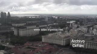 Camara mostrando edificios Puerto Madero - Cielo nublado con nubes 2010