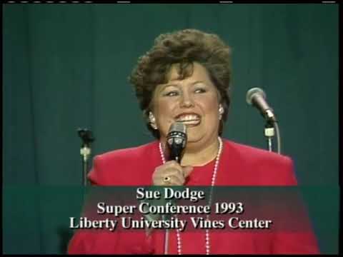 Sue Dodge sings at Super Conference 1993 (Rare video)