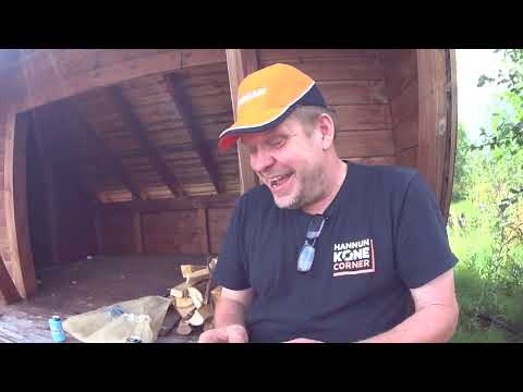 kahakka metsätiellä