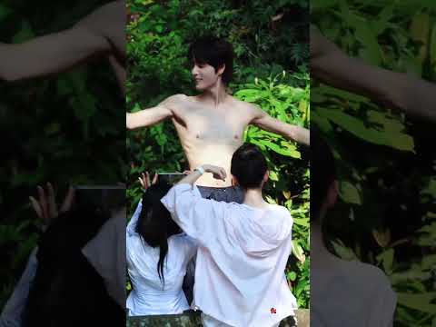 🍒 Deep gaze & tiny waist! Listen to your wife to get rich! So obedient~ 😉 #LiangSiwei #ZhangJinyi
