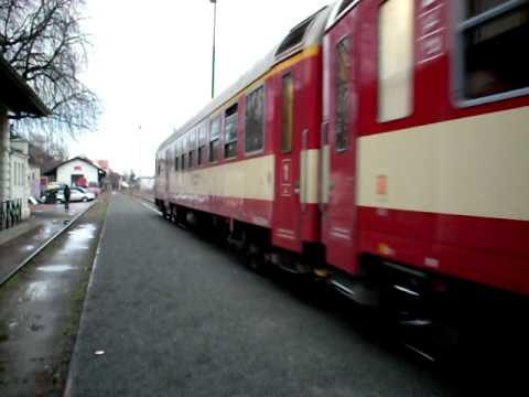 Vychutnávkový rozjezd 854 s rychlíkem Praha-Dejvice