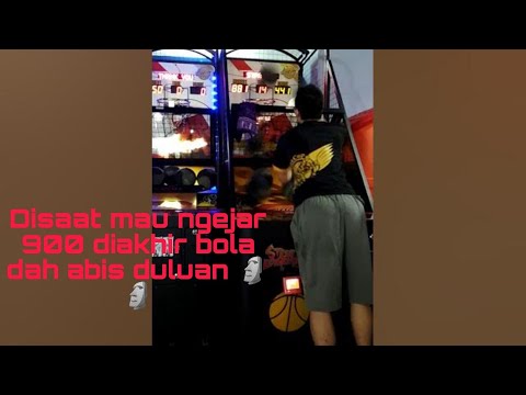 Street Basketball arcade 8 balls 895 scores (no balls left on last moment of this game)