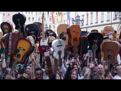 Wrocław znów pobił rekord świata! 7676 gitar zagrało razem