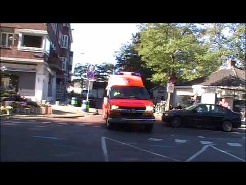 VZA Ambulance 13-166 met spoed naar de Amsteldijk