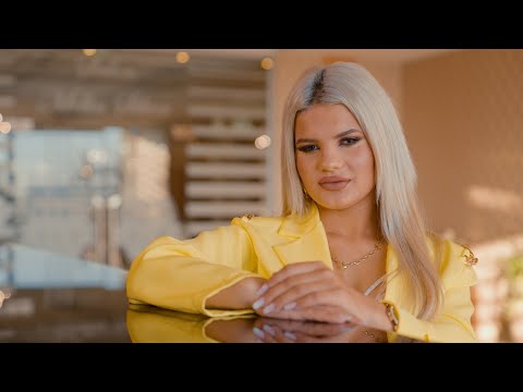 VECINU' cu magazinu' - Vica si Mikela Gradinaru