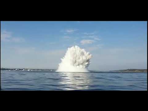 Pétardement d' une mine en rade de Brest !