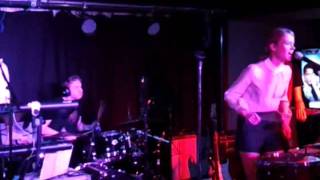 Florrie en Madrid - Give me your love