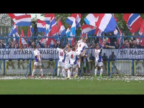 Doping Kibiców Unii Nowa Sarzyna podczas derbowego spotkania z Pogonią w Leżajsku 30.04.2017r.