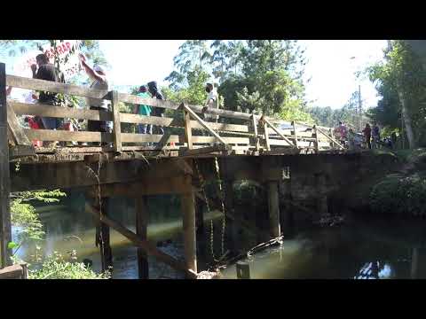 Veja a situação da ponte da vergonha do DER/DR.10 Departamento de Estradas de Rodagem - Cotia (RC.10-2)