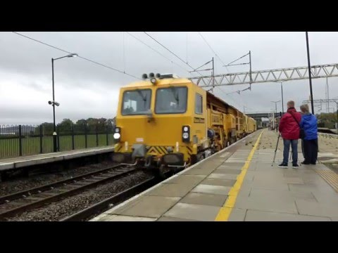 Network Rail DR77906 & DR73116 at Cheddington.