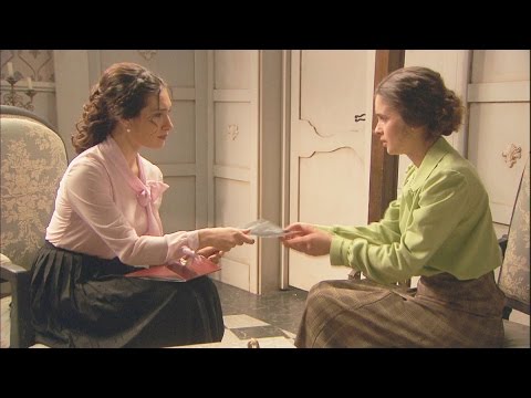 Puente Viejo C1320 - Camila enseña a Beatriz fotos de su pasado