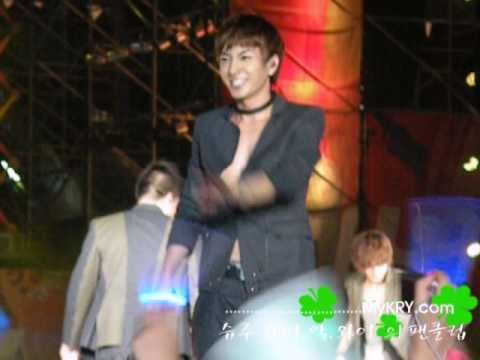 [FANCAM] 100911 - Super Junior "Miracle" at SM TOWN Live '10 in Shanghai