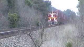preview picture of video 'BNSF 4703 Santa Fe 8243 7-06-02 Prarie Du Chien'