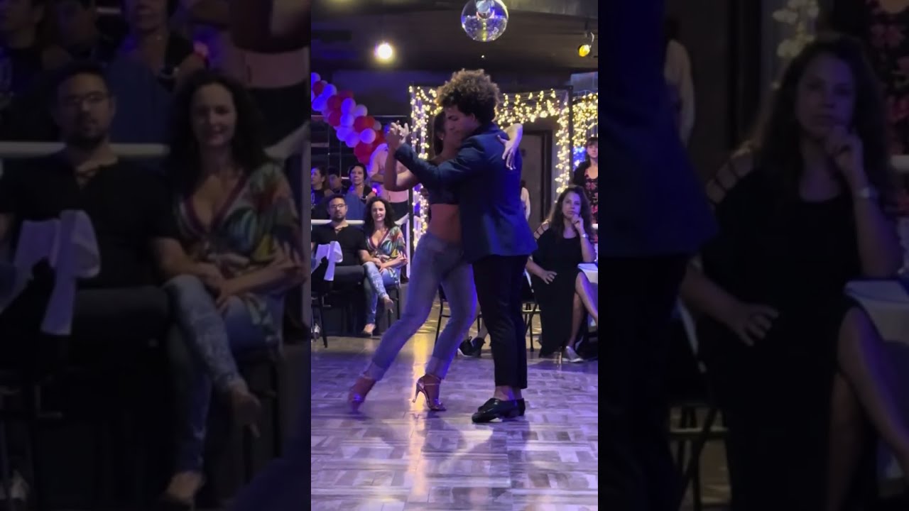 Video thumbnail for Gaby Mataloni & Vinicius Souza no Zais - São Paulo 2/3