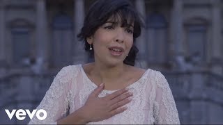 Musik-Video-Miniaturansicht zu Tourner dans le vide Songtext von Indila