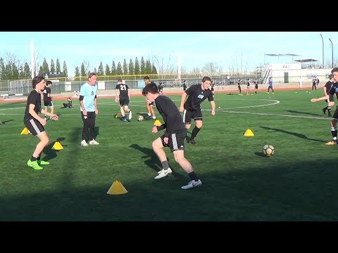 SoccerCoachTV.com - 60 Seconds Pass Sprint Drill.