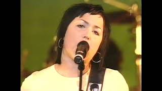 Sahara Hotnights - Drive Dead Slow (live at Rockbjörnen, Cirkus, Stockholm 2000-01-31)