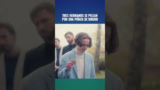 TRES HERMANOS SE PELEAN POR UNA PIÑATA DE DINERO