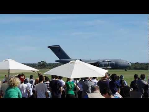 RAAF C-17 Globemaster Reversing Thrust Only!