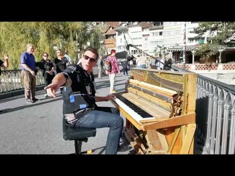 Boogie Woogie Happy ol' Boy - Nico Brina live in Thun (Switzerland) streetpiano