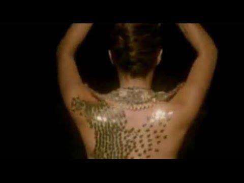 Shakira - Hips Don't Lie (LYRICS) -- FULL HD --