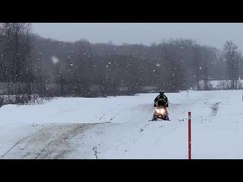 2015 Polaris 144 assault 800 jaws trail can