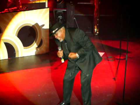 Sweet Soul Music Revue   -   Its a Mans Mans World