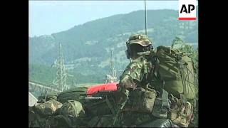 YUGOSLAVIA: KOSOVO: NATO TROOPS ENTER KOSOVO: HANDOVER