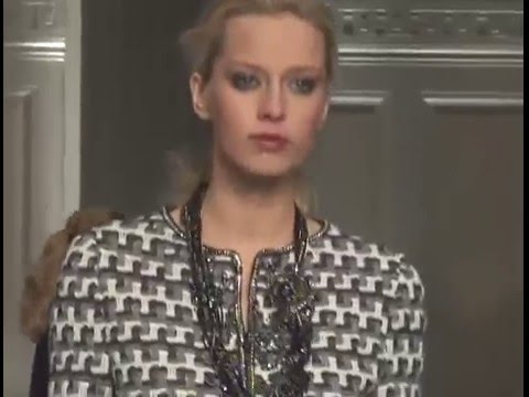 Oscar de la Renta Pre-Fall 2009 Runway Show